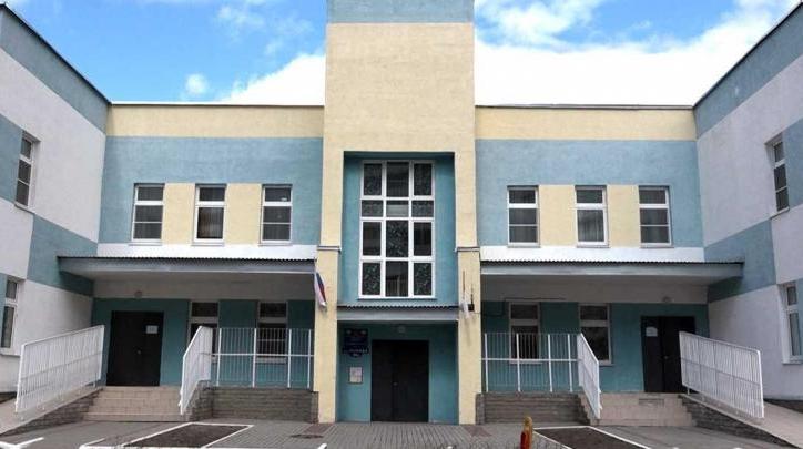 Детские сады и школы